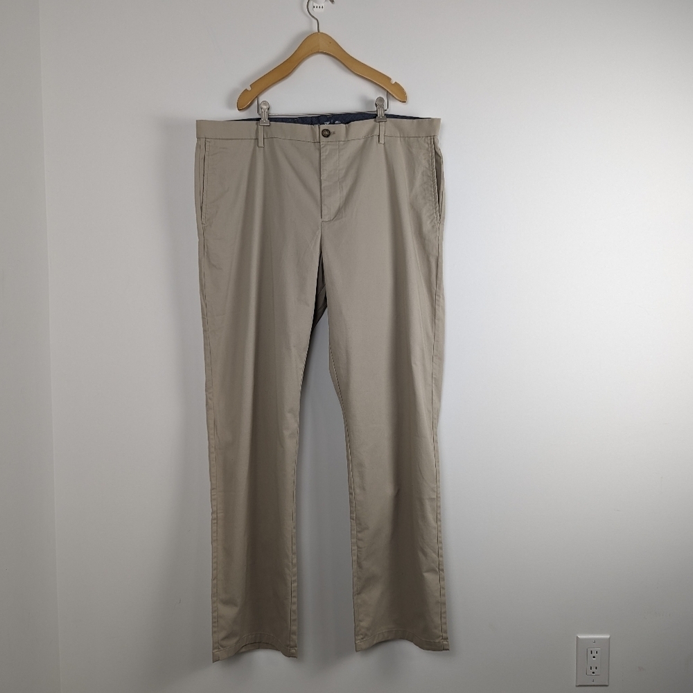Old Navy Men's Ultimate Loose Khaki Pants - Size 44x36